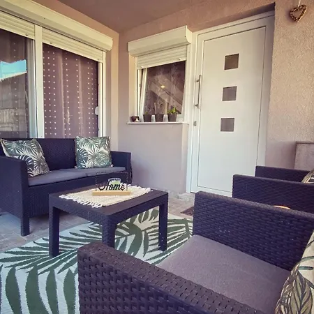 Apartamento Adriana Heritage House - Walk - 5 Min Airport Kaštela